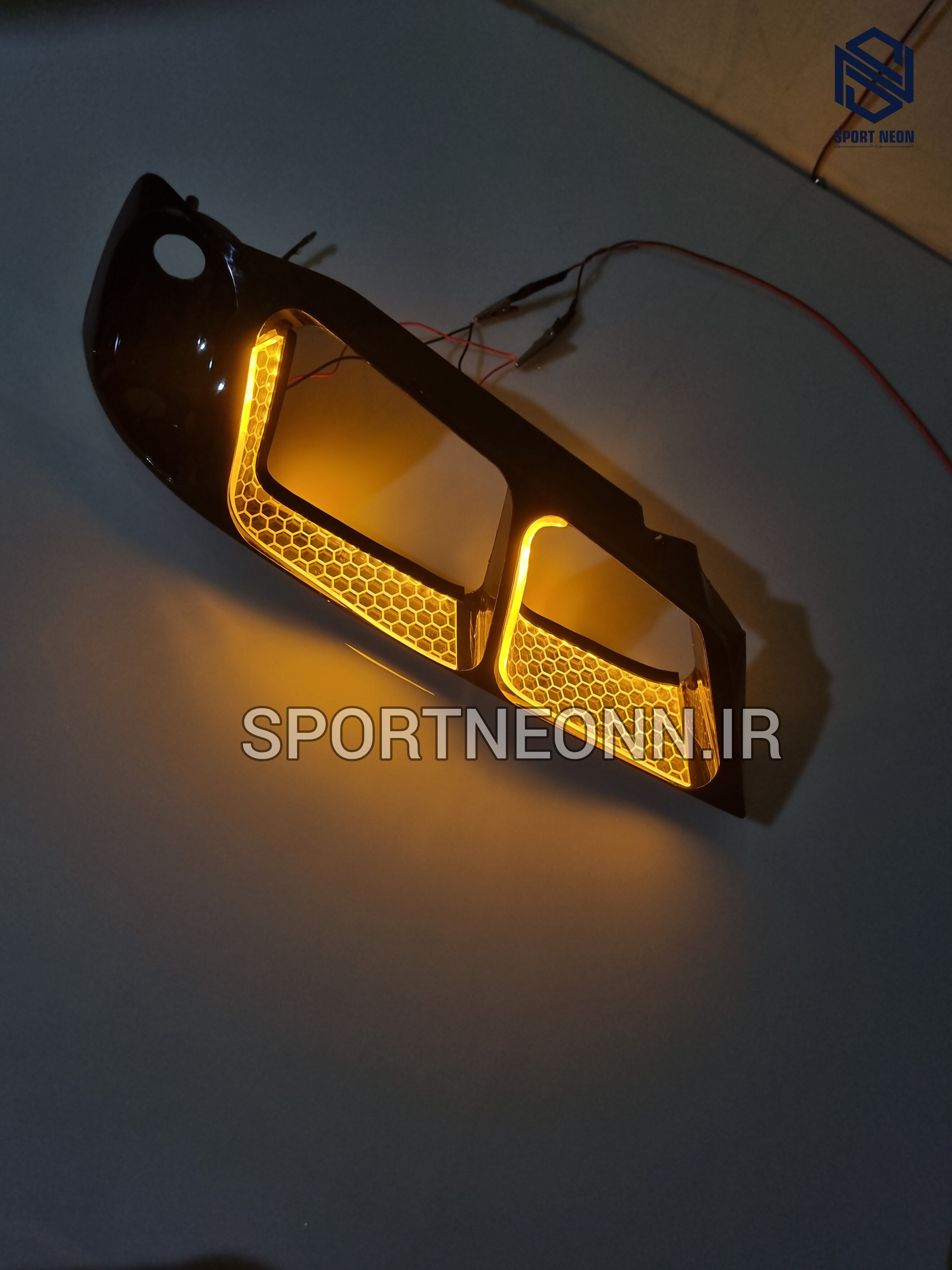 چراغ اسپرت پارس (فلاپ نئون دار گلس یو ال)